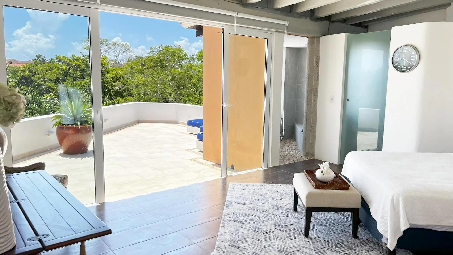 Classic Charm Villa With Private Pool & Garden プエルト・アベントゥラス